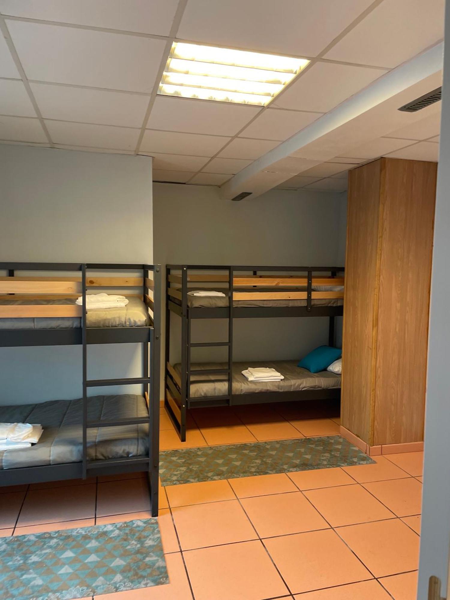 Hostel Cangas Bagian luar foto