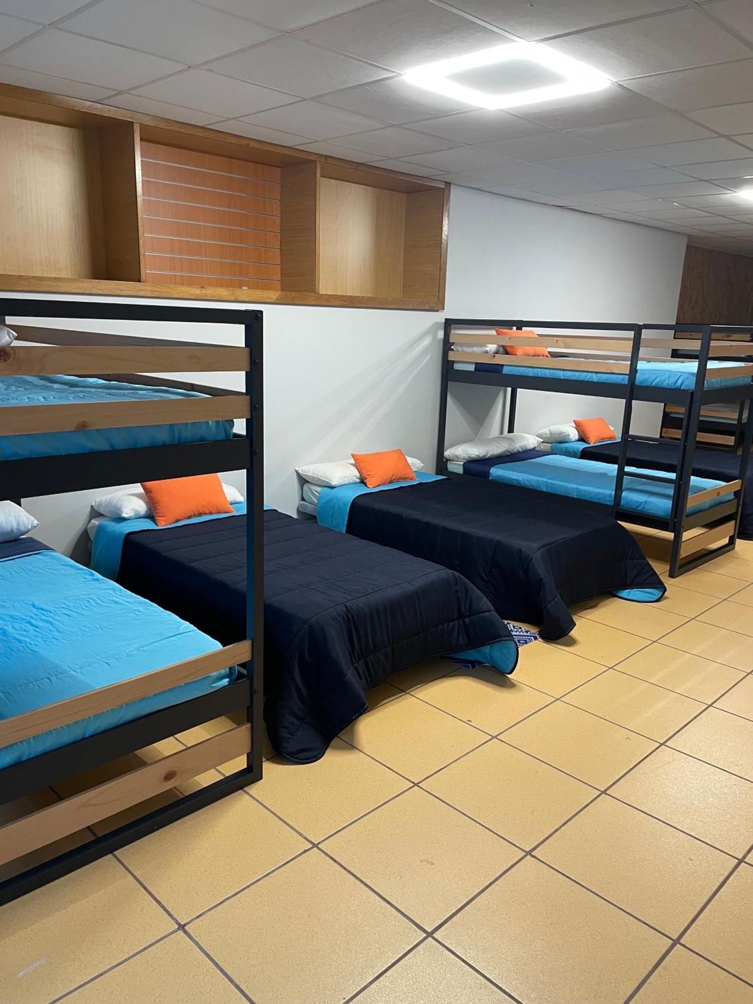 Hostel Cangas Bagian luar foto