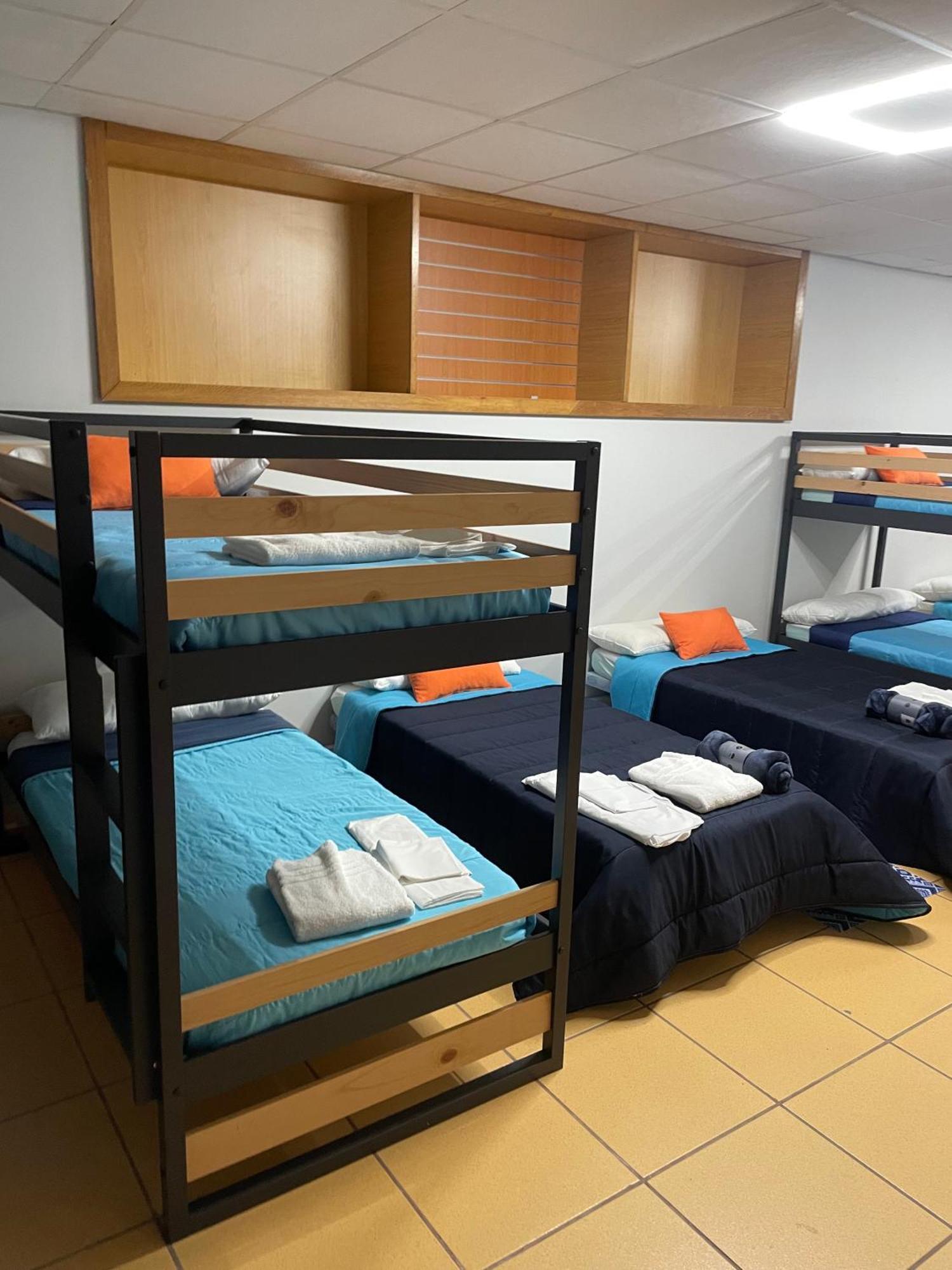 Hostel Cangas Bagian luar foto