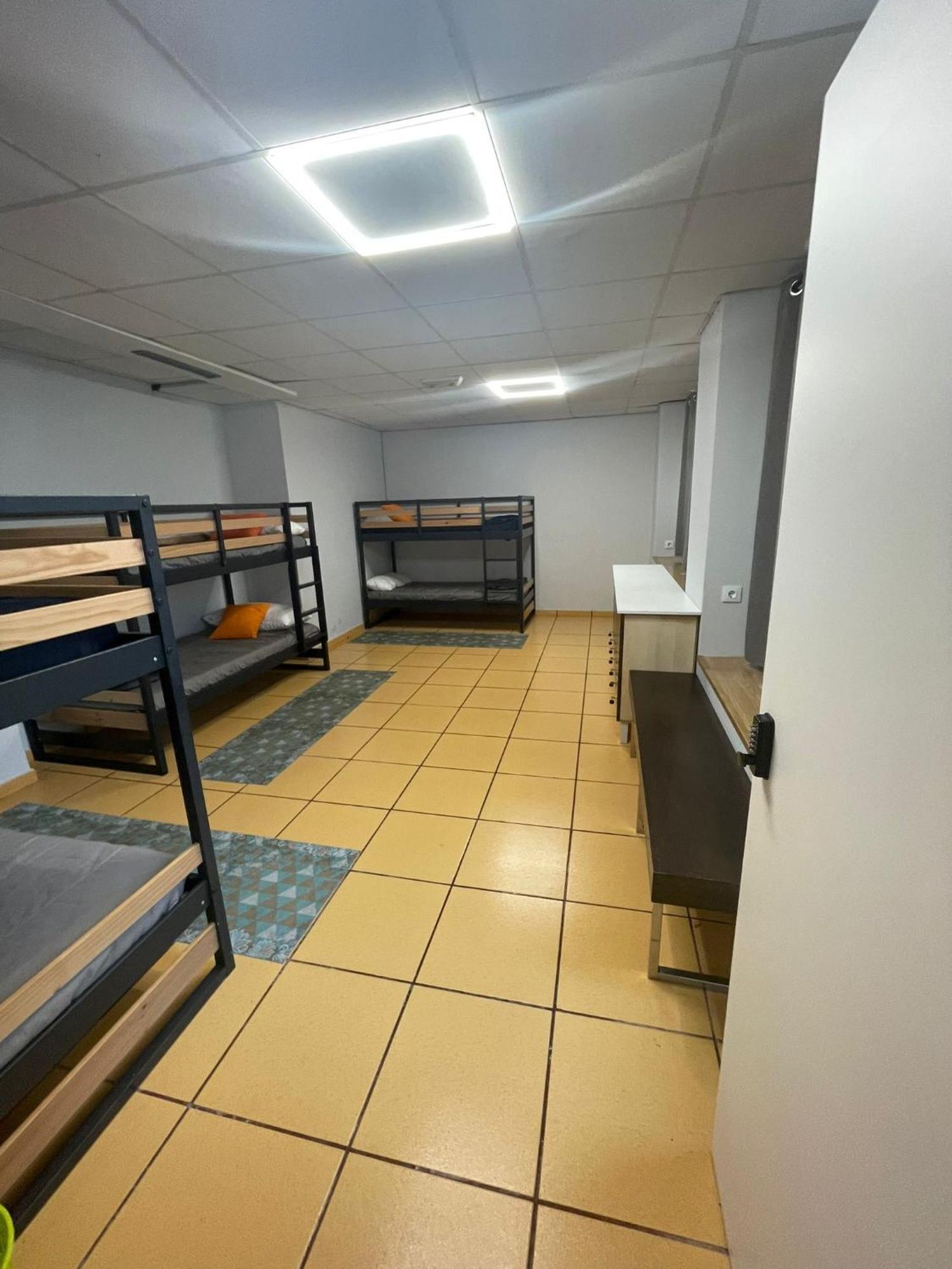 Hostel Cangas Bagian luar foto